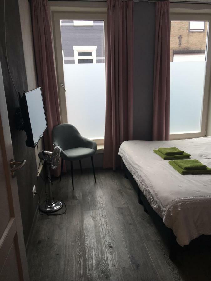 艾曾代克Vrije Vlinders住宿加早餐旅馆 外观 照片
