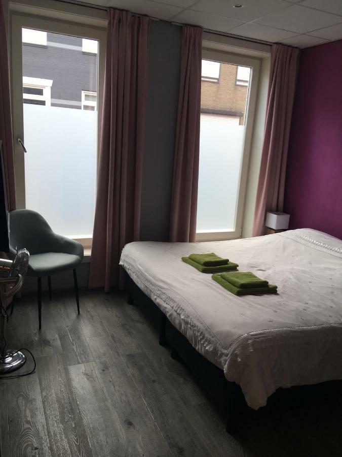 艾曾代克Vrije Vlinders住宿加早餐旅馆 外观 照片